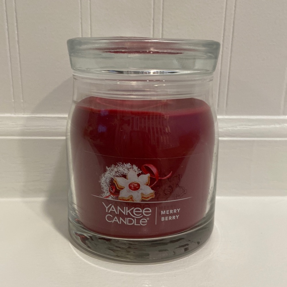 Yankee ‘Merry Berry’🎄🍒 Candle 🕯️